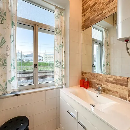 Apartment Quiet And Cozy, Easy Access To Highlights #1880 Lisbon