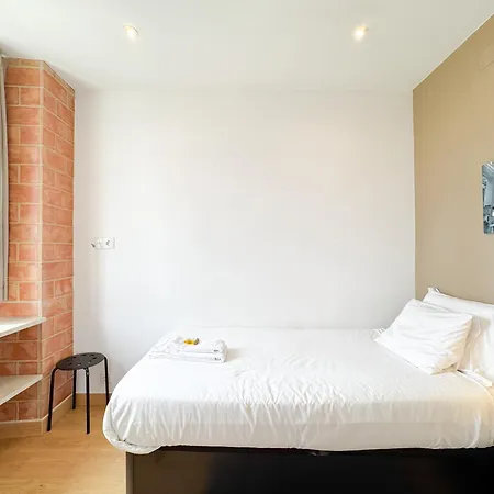 Апартаменты Quiet And Cozy, Easy Access To Highlights #1880 Лиссабон