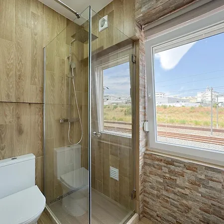 Апартаменты Quiet And Cozy, Easy Access To Highlights #1880 Лиссабон